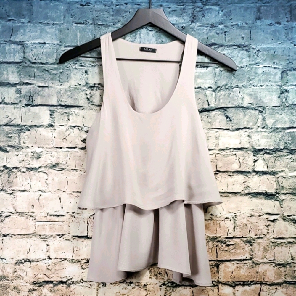 5/$30 🎀 Max Rave | Pretty Gray Boho Flutter Tank Top